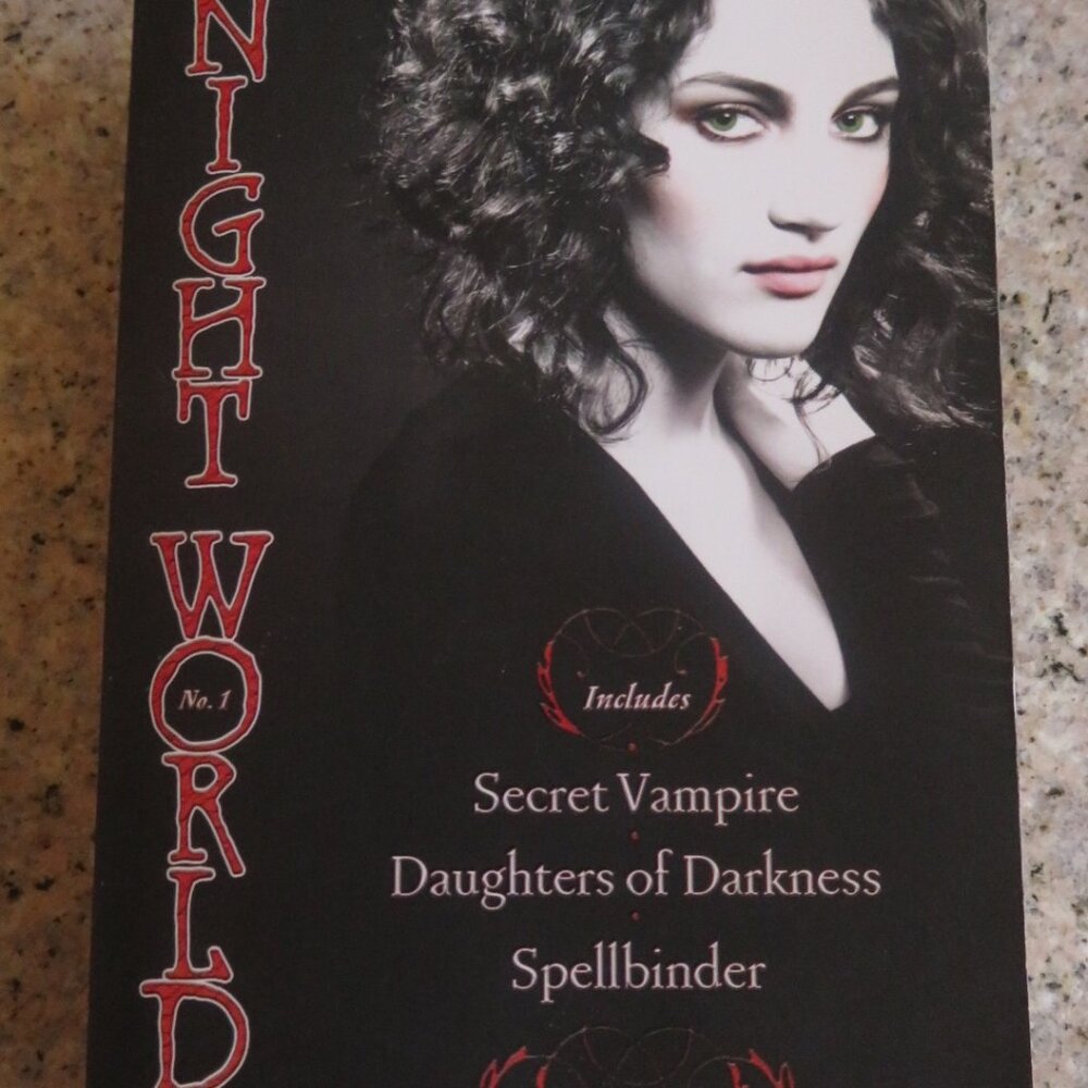 NIGHT World L.J. Smith Softcover (K443)